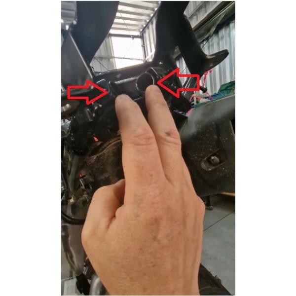 Par Tampa Tampinha Tubo Chassi Traseiro Moto Sahara 300 Xr300L Tornado Crf230 Crf250F Original Honda